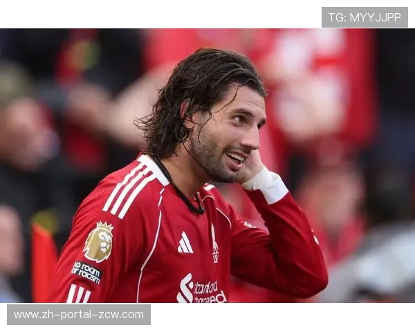 索博斯洛伊任意球破门后指天庆祝,萨拉赫上前拥抱 索博斯洛伊任意球破门后指天庆祝,萨拉赫上前拥抱